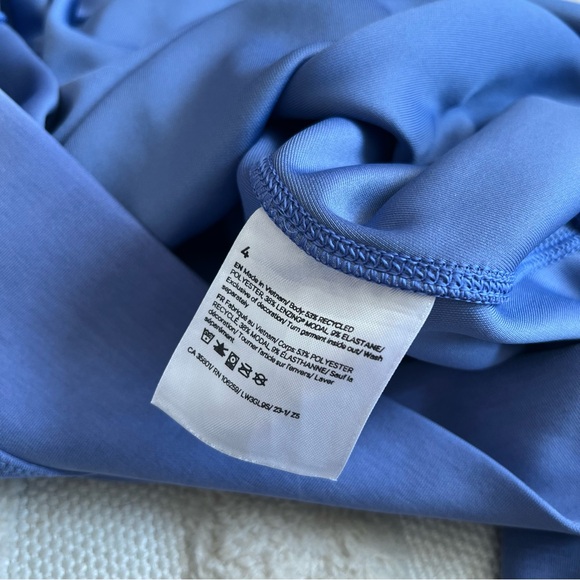 COPY - Lululemon Softstreme Perfectly Oversized Cropped Crew 4 - Picture 9 of 10